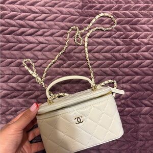 Chic Cream Quilted vanity bag